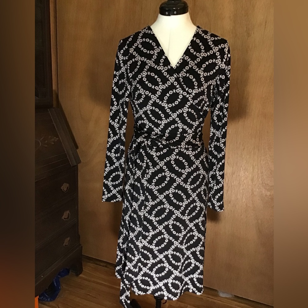 NWOT LOFT Flower & Star Print Wrap Dress - Picture 2 of 12
